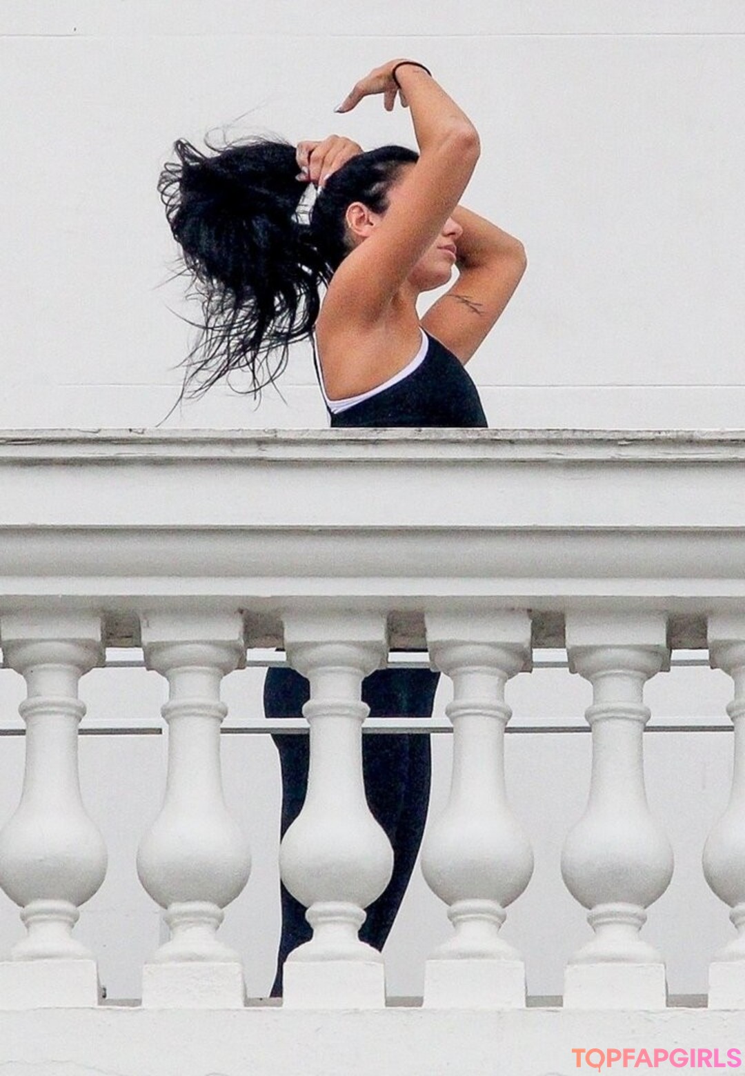 Nacktes geleaktes OnlyFans-Foto von Dua Lipa #1320