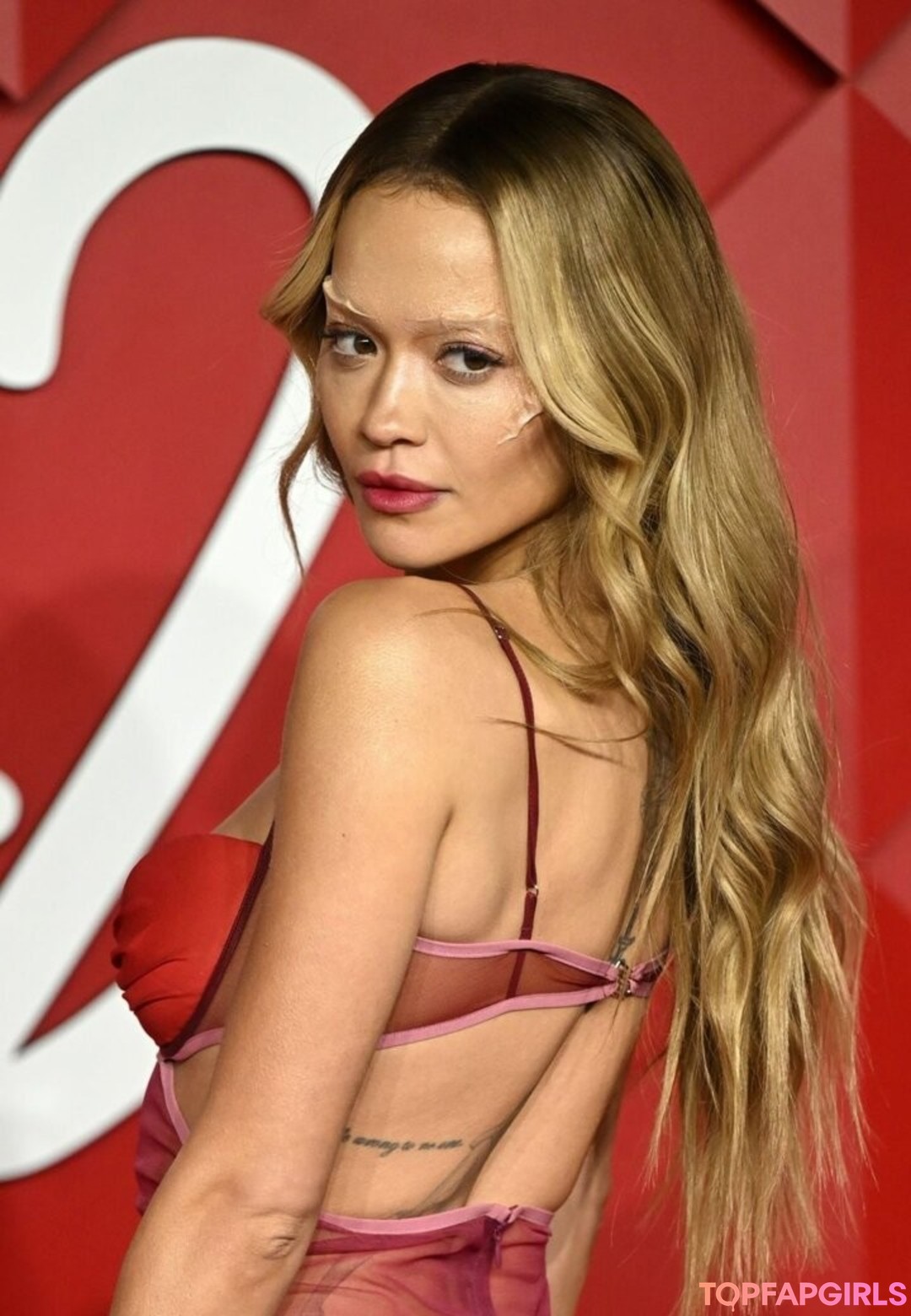 Nacktes geleaktes OnlyFans-Foto von Rita Ora #1022