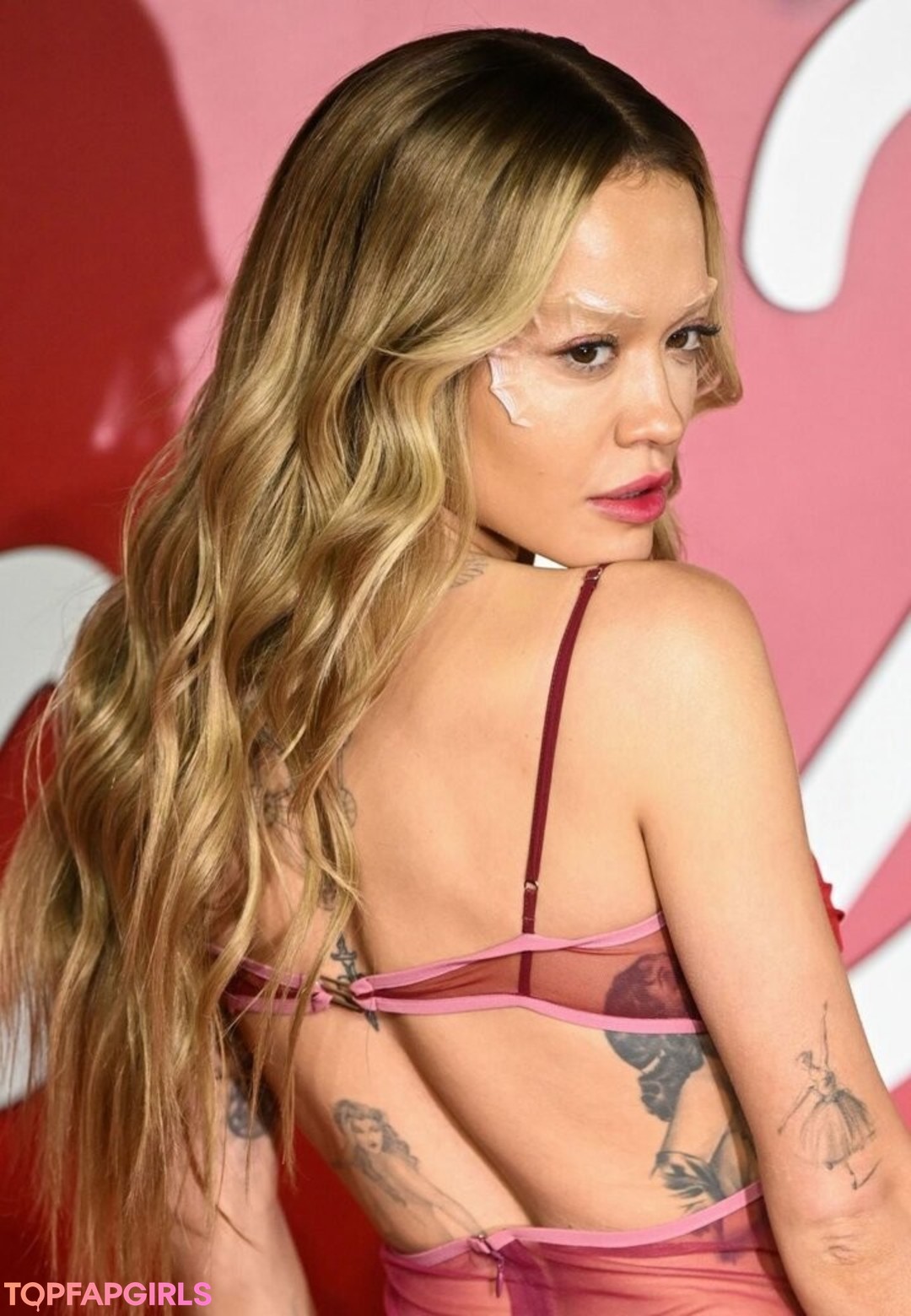 Nacktes geleaktes OnlyFans-Foto von Rita Ora #1026