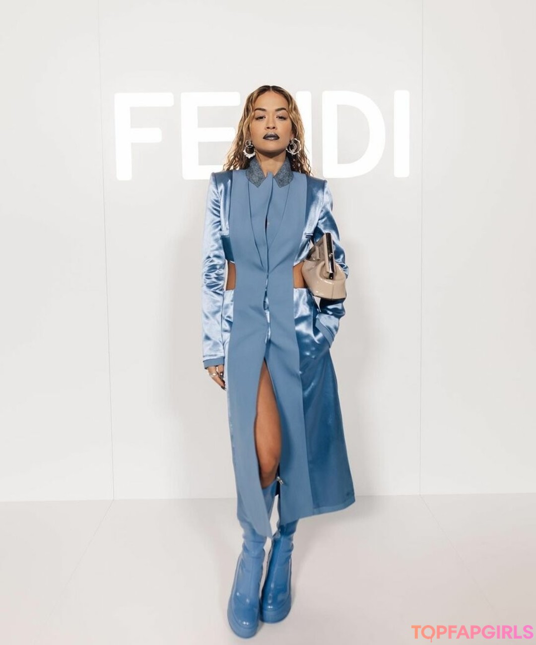 Nacktes geleaktes OnlyFans-Foto von Rita Ora #1350