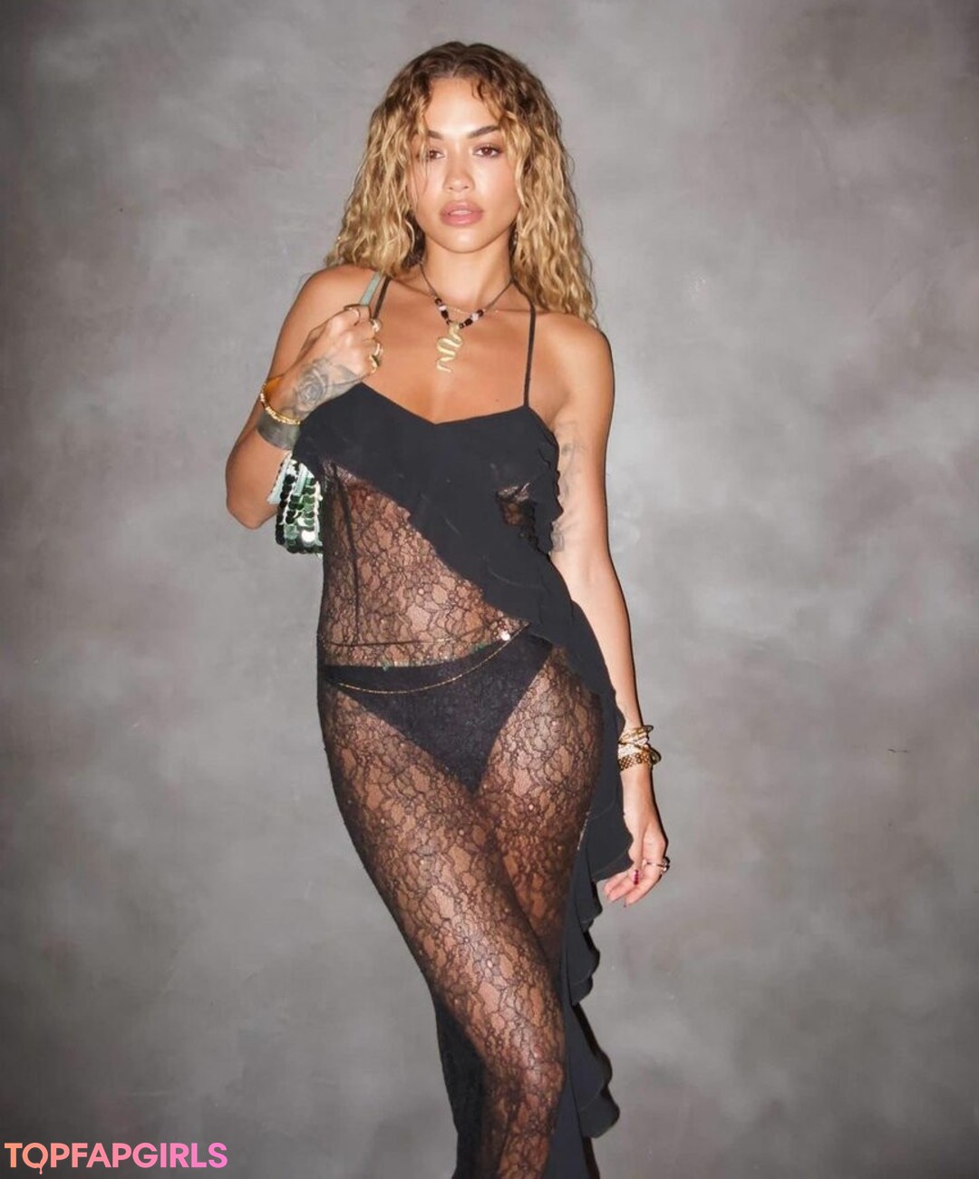 Nacktes geleaktes OnlyFans-Foto von Rita Ora #1938
