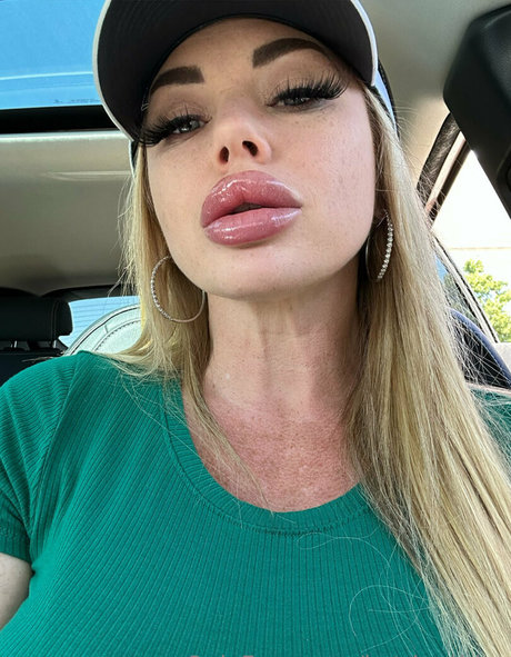 Nacktes geleaktes OnlyFans-Foto von Katrinathicc