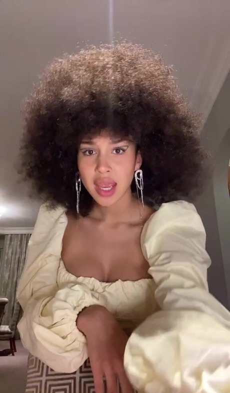 Nacktes geleaktes OnlyFans-Foto von Sofia Wylie
