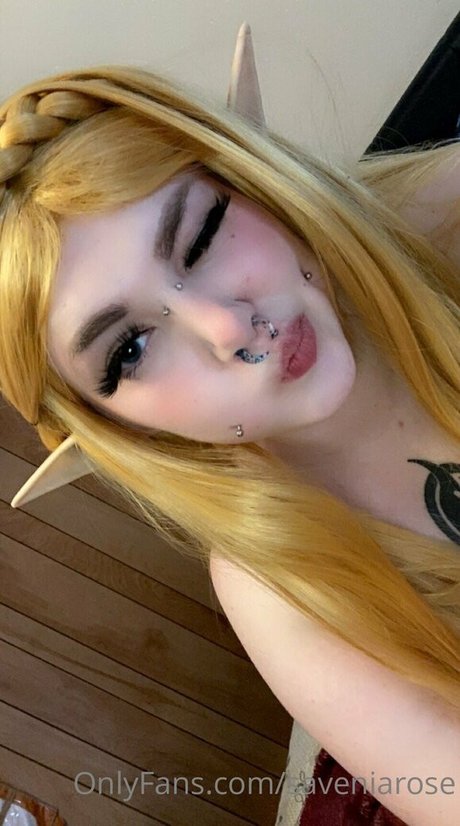 Nacktes geleaktes OnlyFans-Foto von Saveniarose
