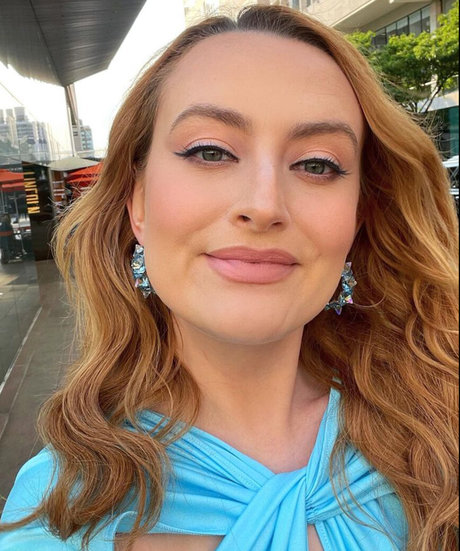Amelia Dimoldenberg