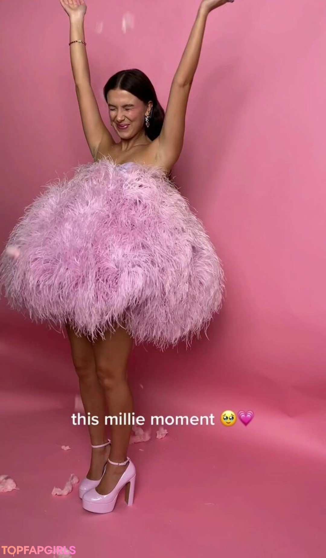 Nacktes geleaktes OnlyFans-Foto von Millie Bobby Brown #1030