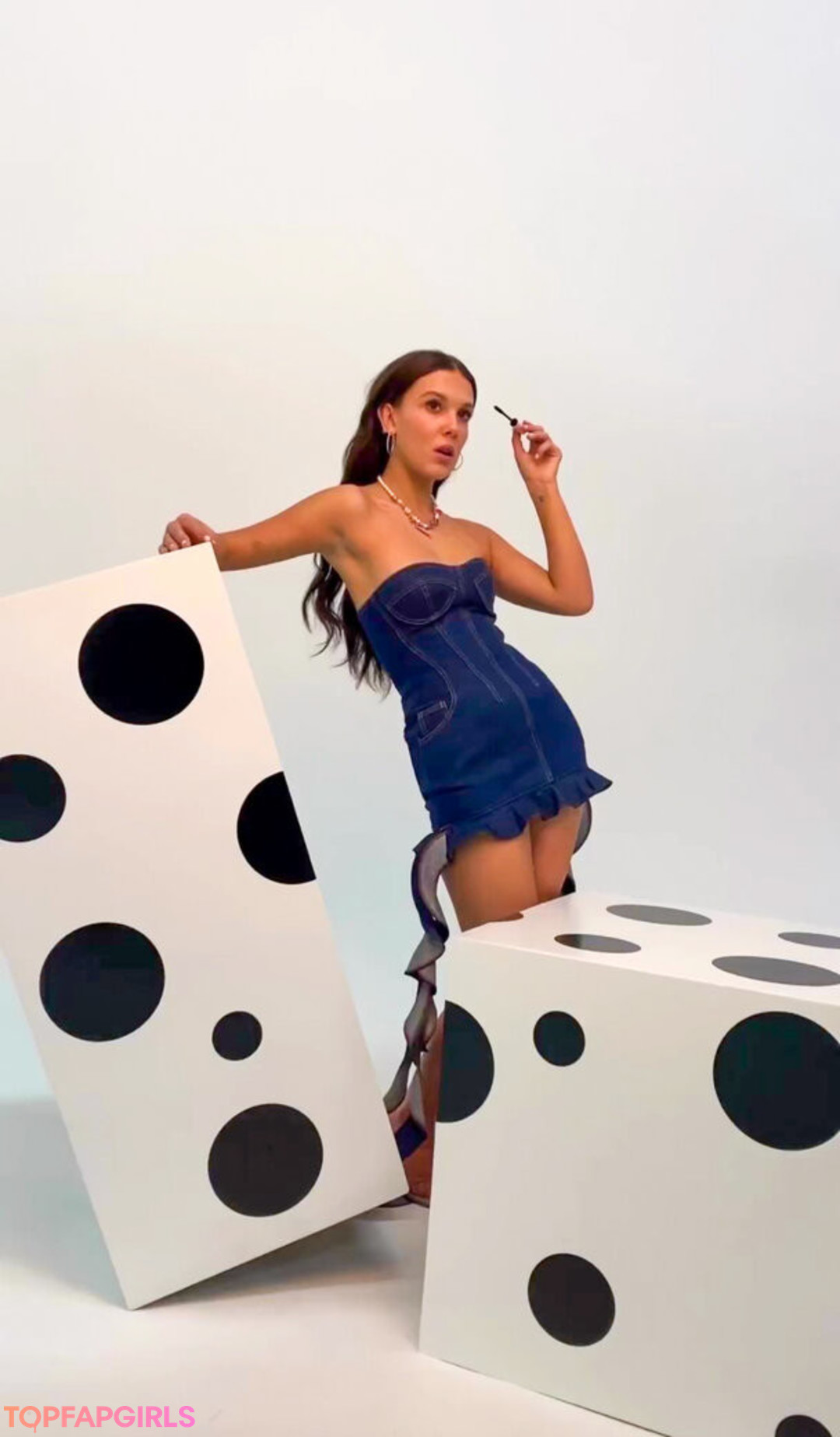 Nacktes geleaktes OnlyFans-Foto von Millie Bobby Brown #1032