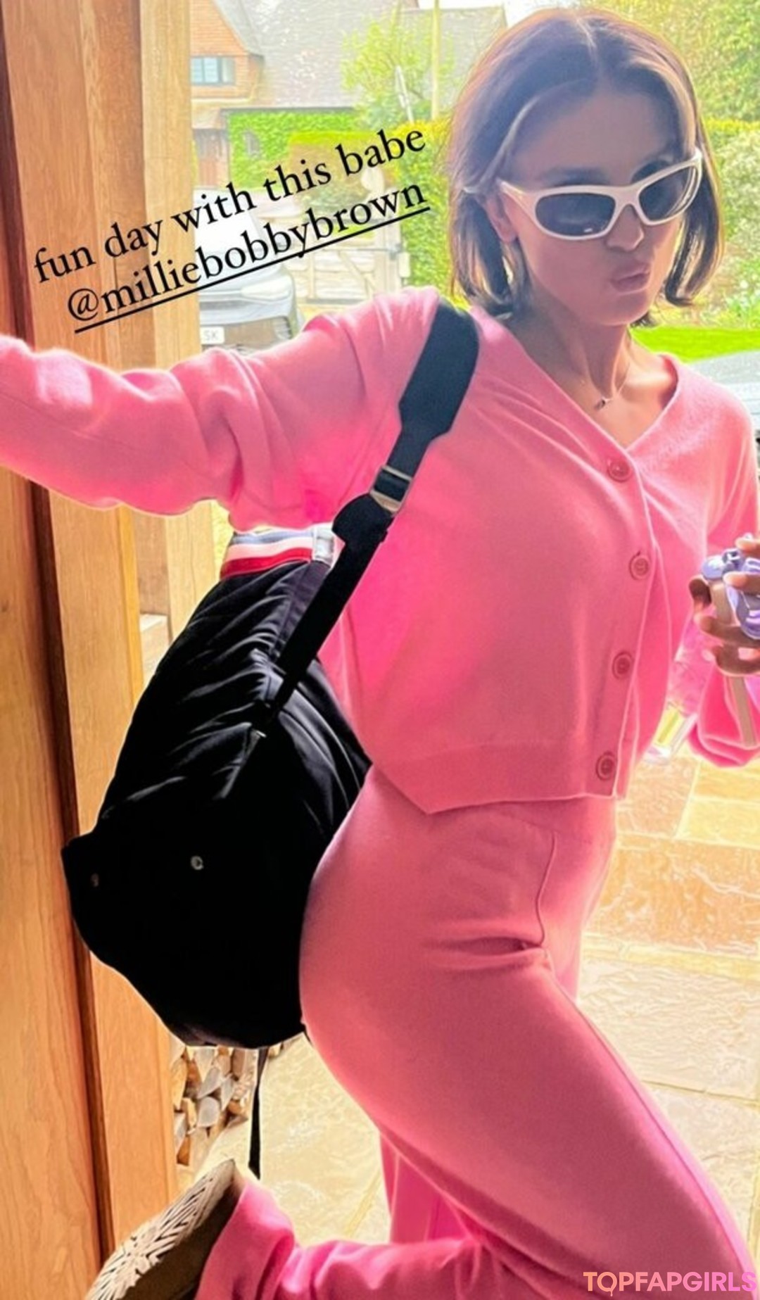 Nacktes geleaktes OnlyFans-Foto von Millie Bobby Brown #1042