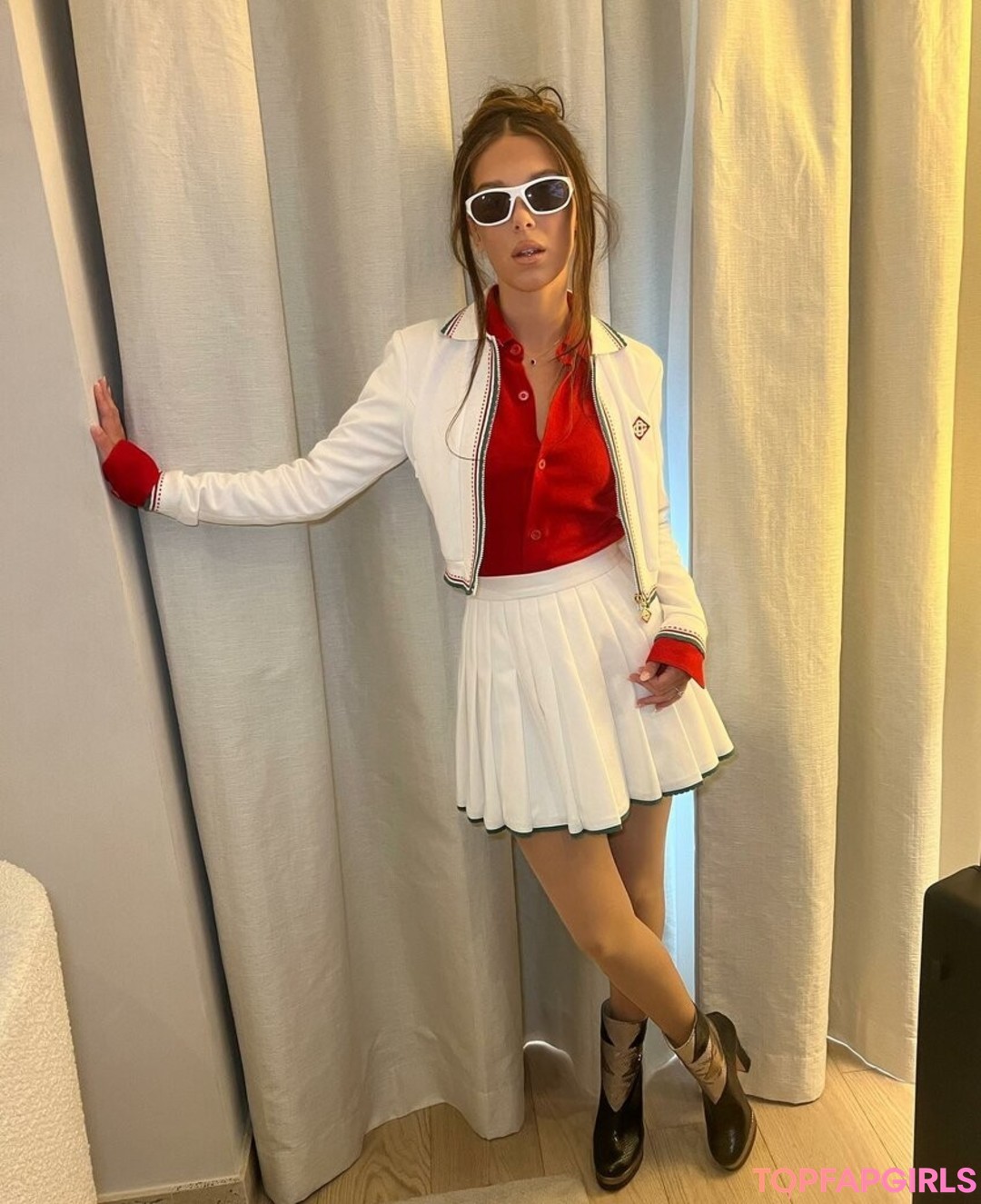 Nacktes geleaktes OnlyFans-Foto von Millie Bobby Brown #1064