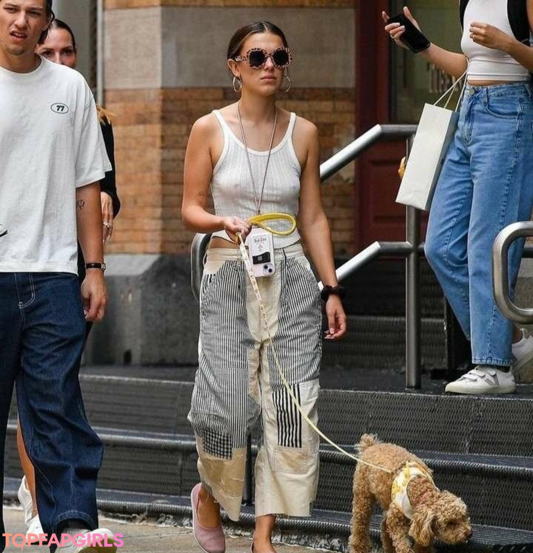 Nacktes geleaktes OnlyFans-Foto von Millie Bobby Brown #1173