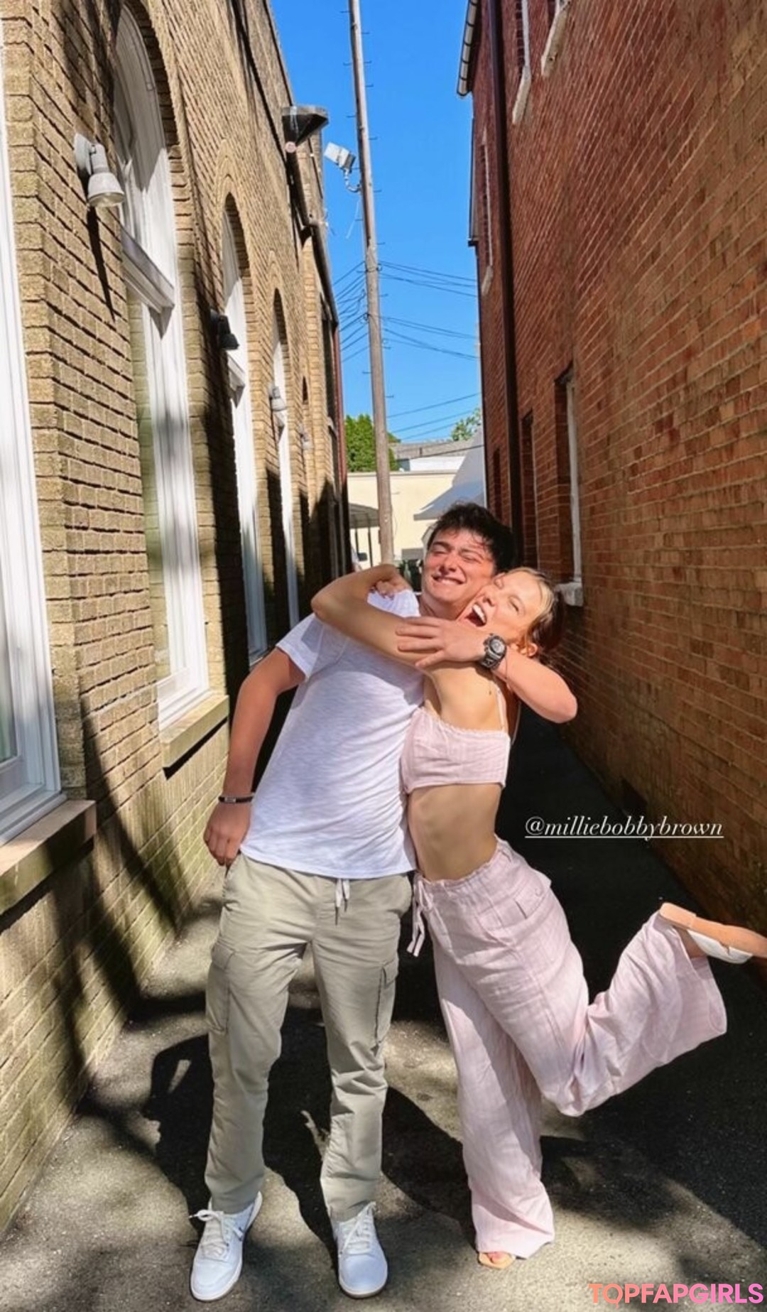 Nacktes geleaktes OnlyFans-Foto von Millie Bobby Brown #1237