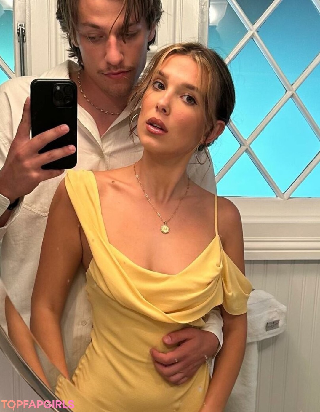 Nacktes geleaktes OnlyFans-Foto von Millie Bobby Brown #1254
