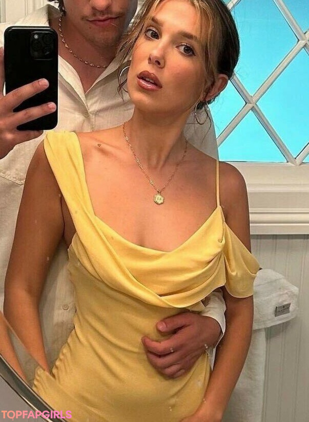 Nacktes geleaktes OnlyFans-Foto von Millie Bobby Brown #1257