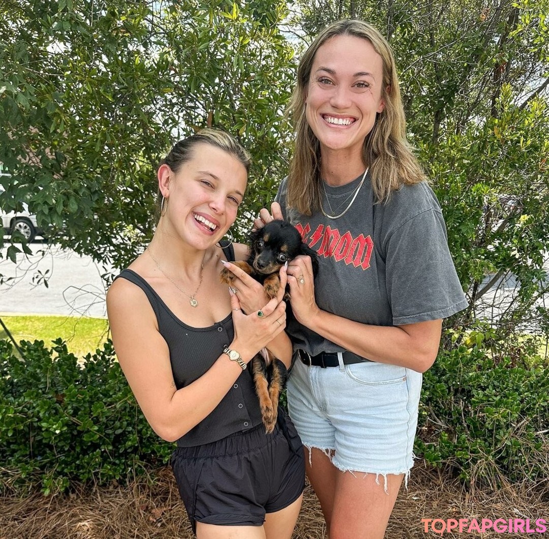 Nacktes geleaktes OnlyFans-Foto von Millie Bobby Brown #1266