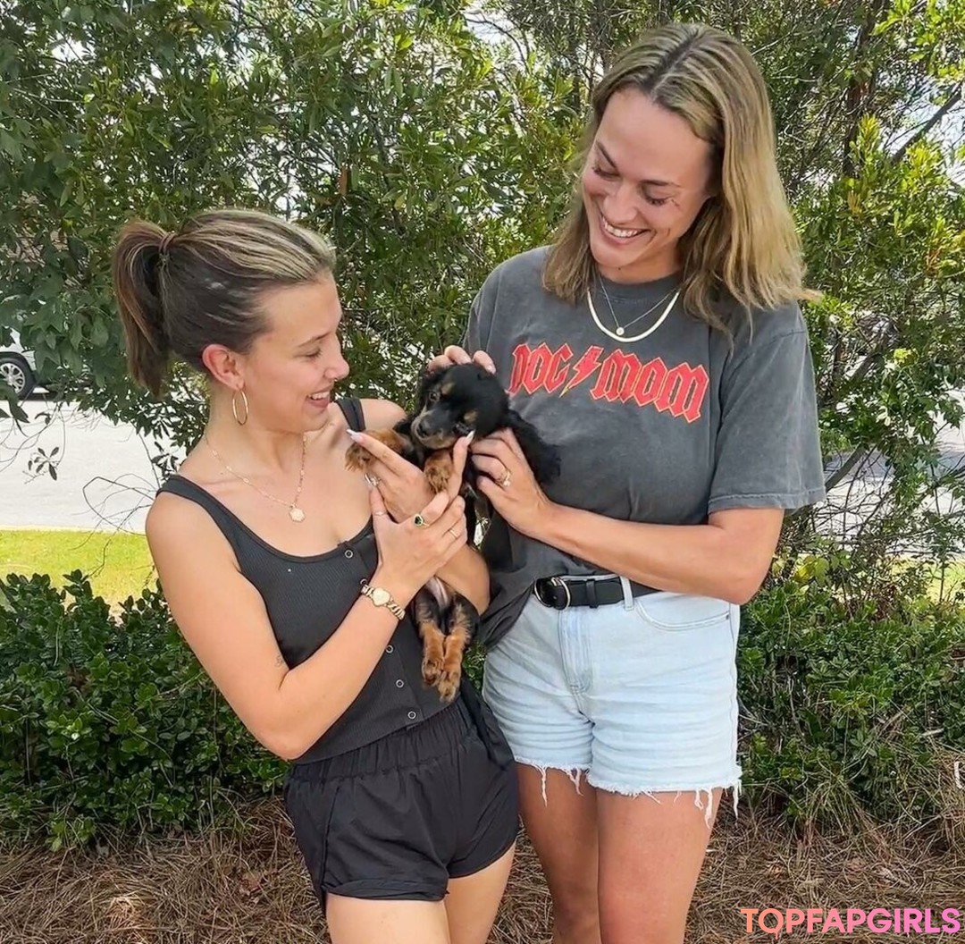 Nacktes geleaktes OnlyFans-Foto von Millie Bobby Brown #1267