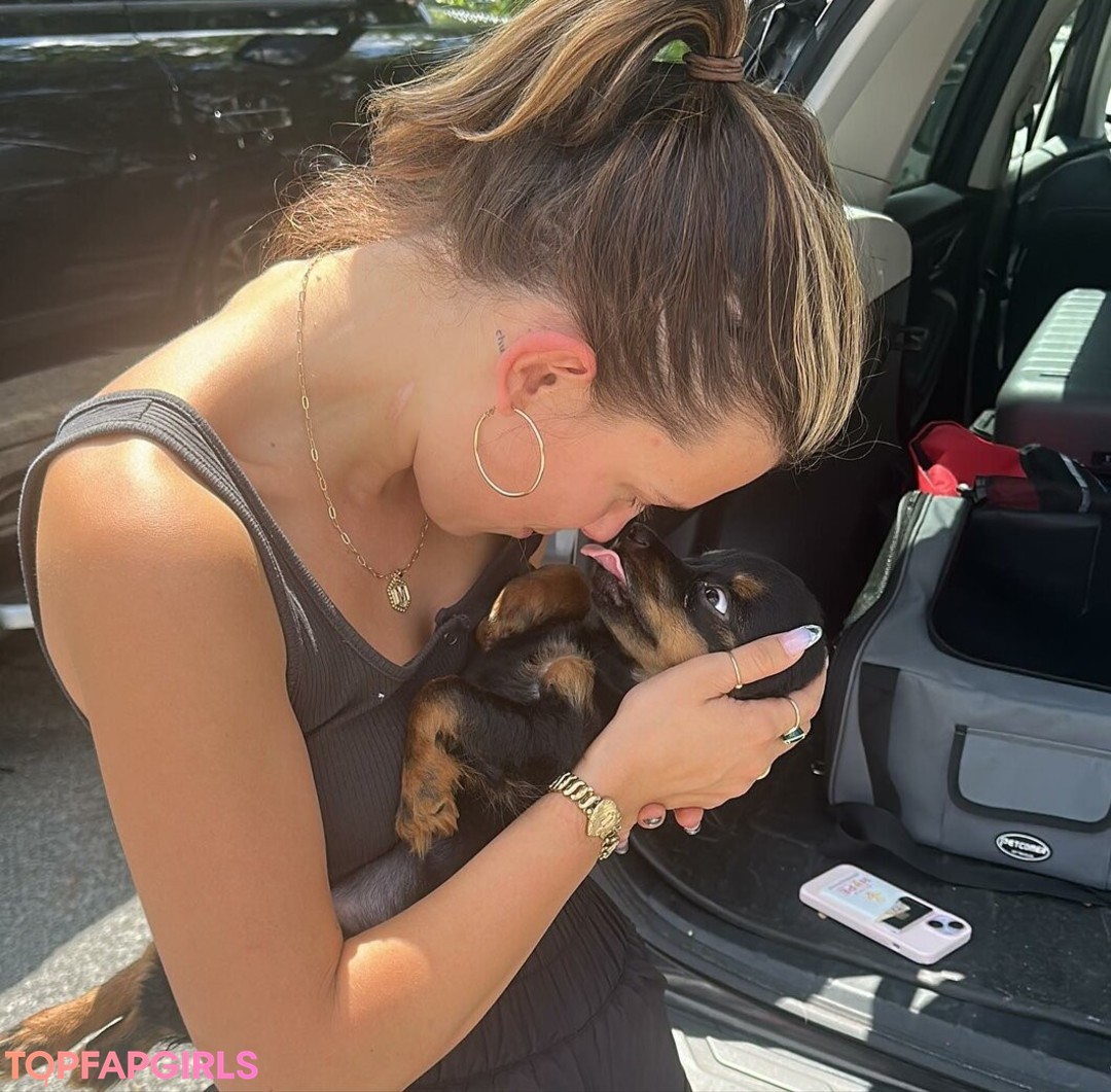 Nacktes geleaktes OnlyFans-Foto von Millie Bobby Brown #1269