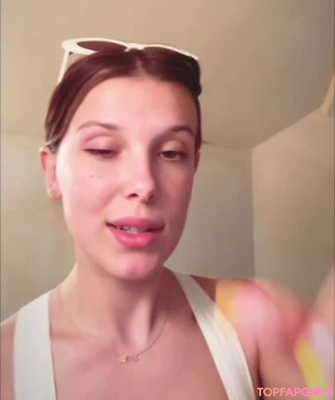 Nacktes geleaktes OnlyFans-Foto von Millie Bobby Brown #1360