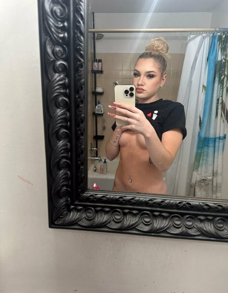 Nacktes geleaktes OnlyFans-Foto von Aliciamayer