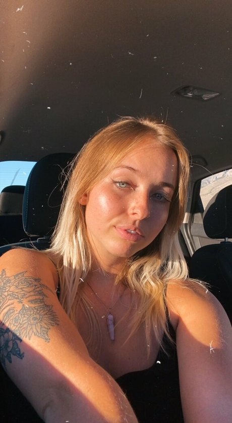 Nacktes geleaktes OnlyFans-Foto von Lavenderalien