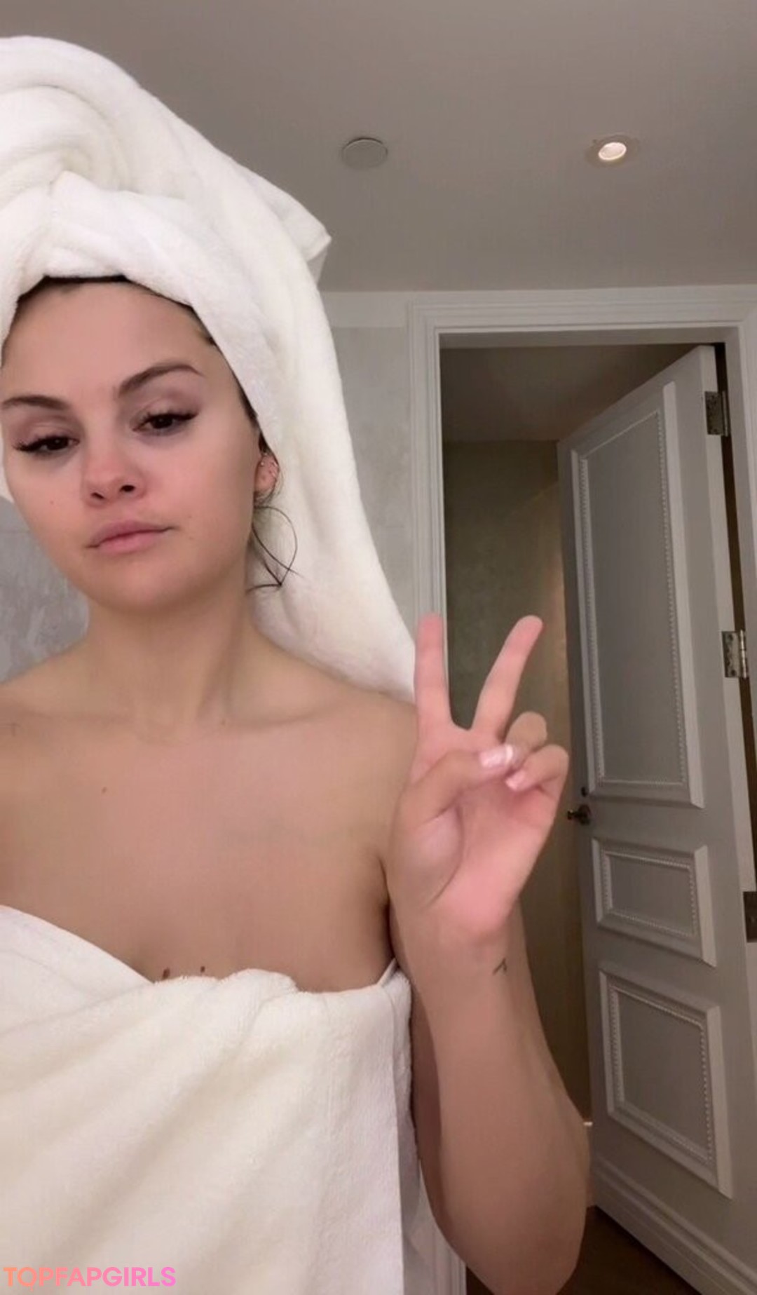 Nacktes geleaktes OnlyFans-Foto von Selena Gomez #1111