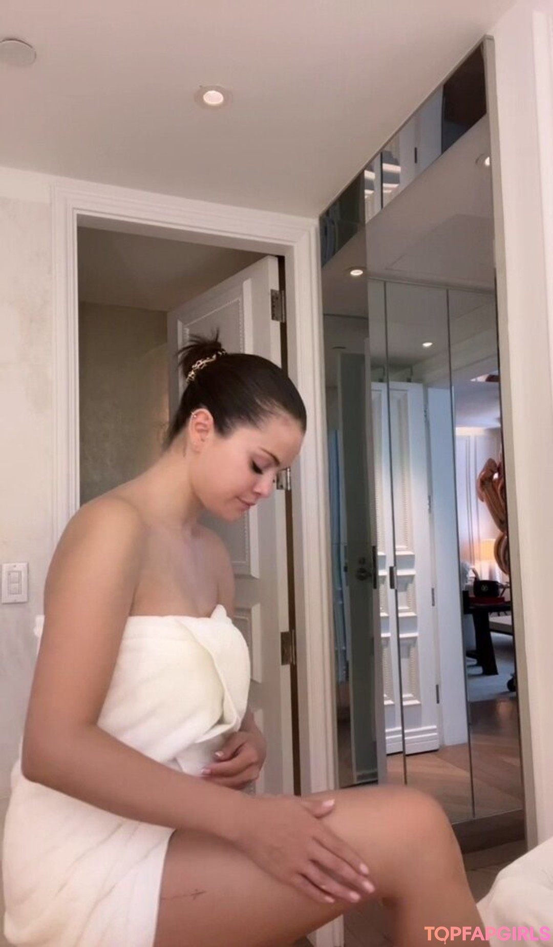 Nacktes geleaktes OnlyFans-Foto von Selena Gomez #1117