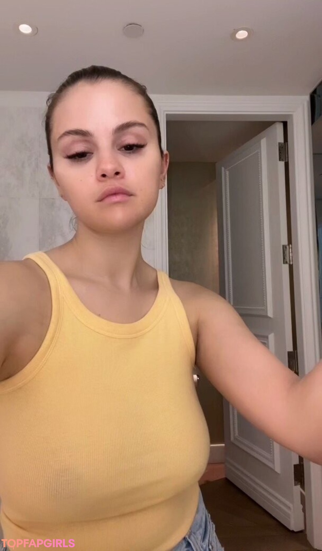 Nacktes geleaktes OnlyFans-Foto von Selena Gomez #1119