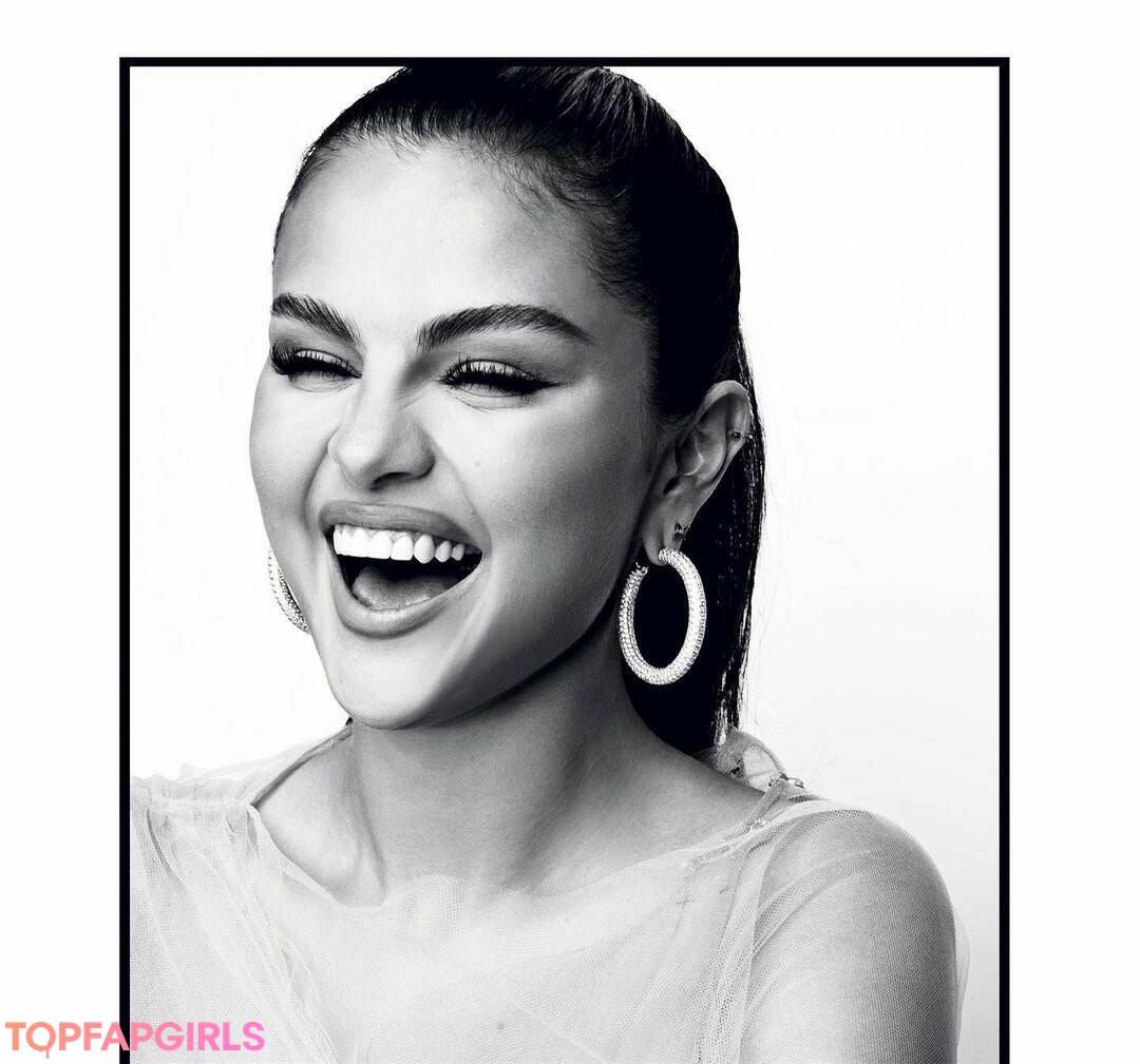 Nacktes geleaktes OnlyFans-Foto von Selena Gomez #1144