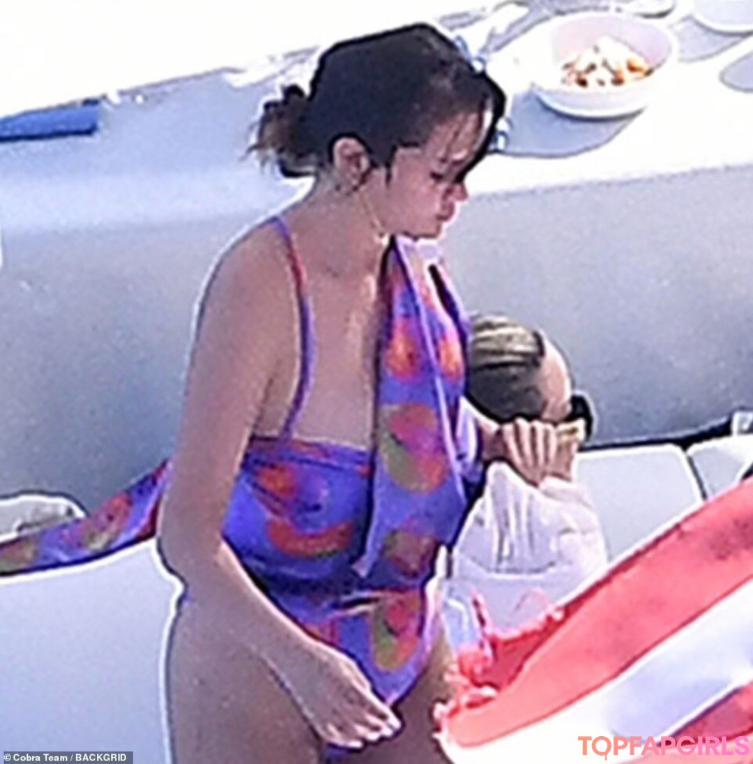 Nacktes geleaktes OnlyFans-Foto von Selena Gomez #1233