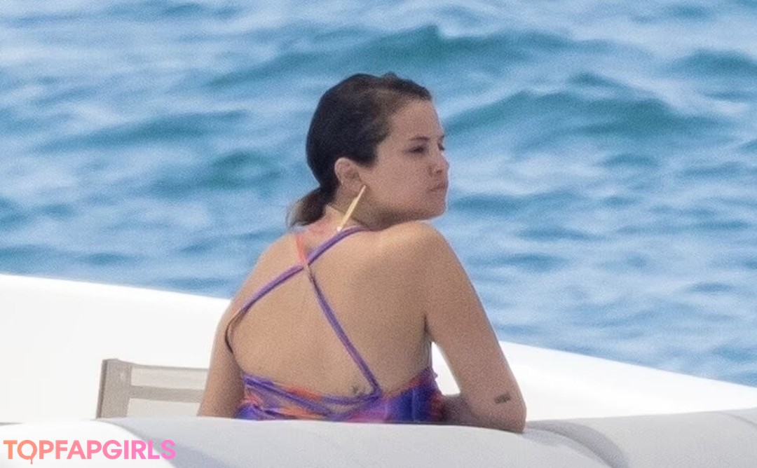 Nacktes geleaktes OnlyFans-Foto von Selena Gomez #1237