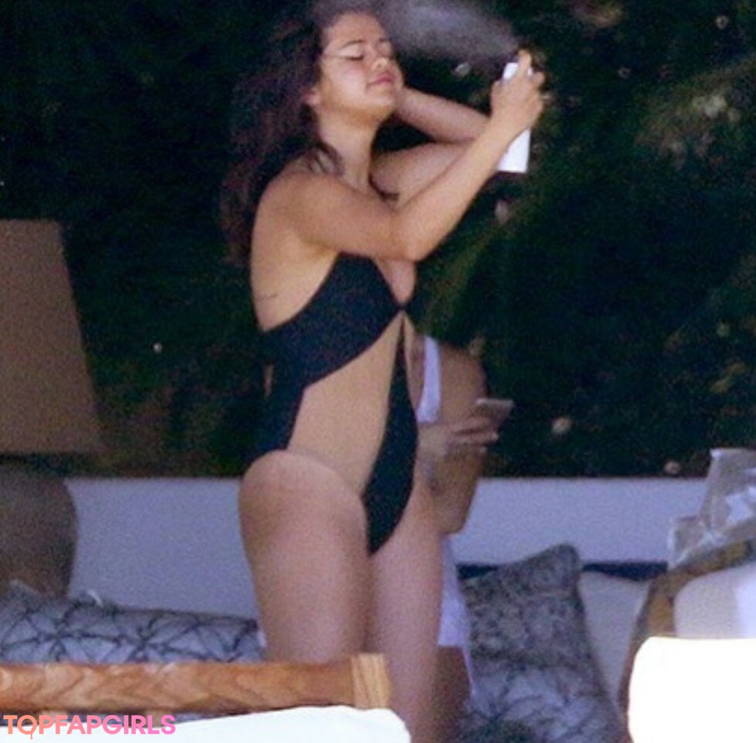 Nacktes geleaktes OnlyFans-Foto von Selena Gomez #1420