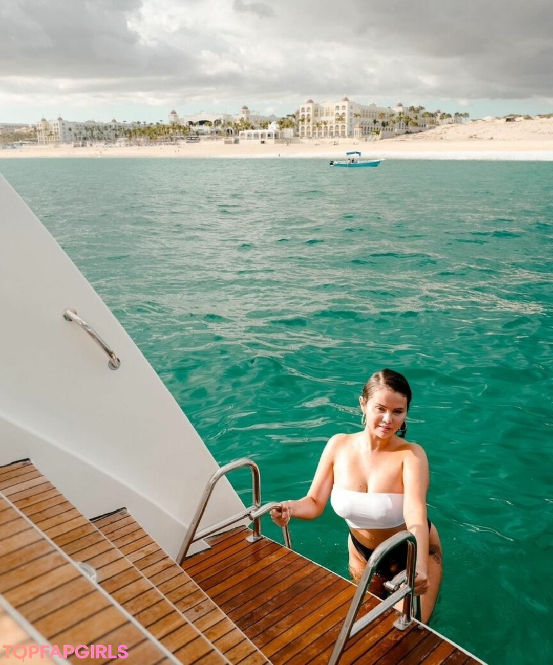 Nacktes geleaktes OnlyFans-Foto von Selena Gomez #1629