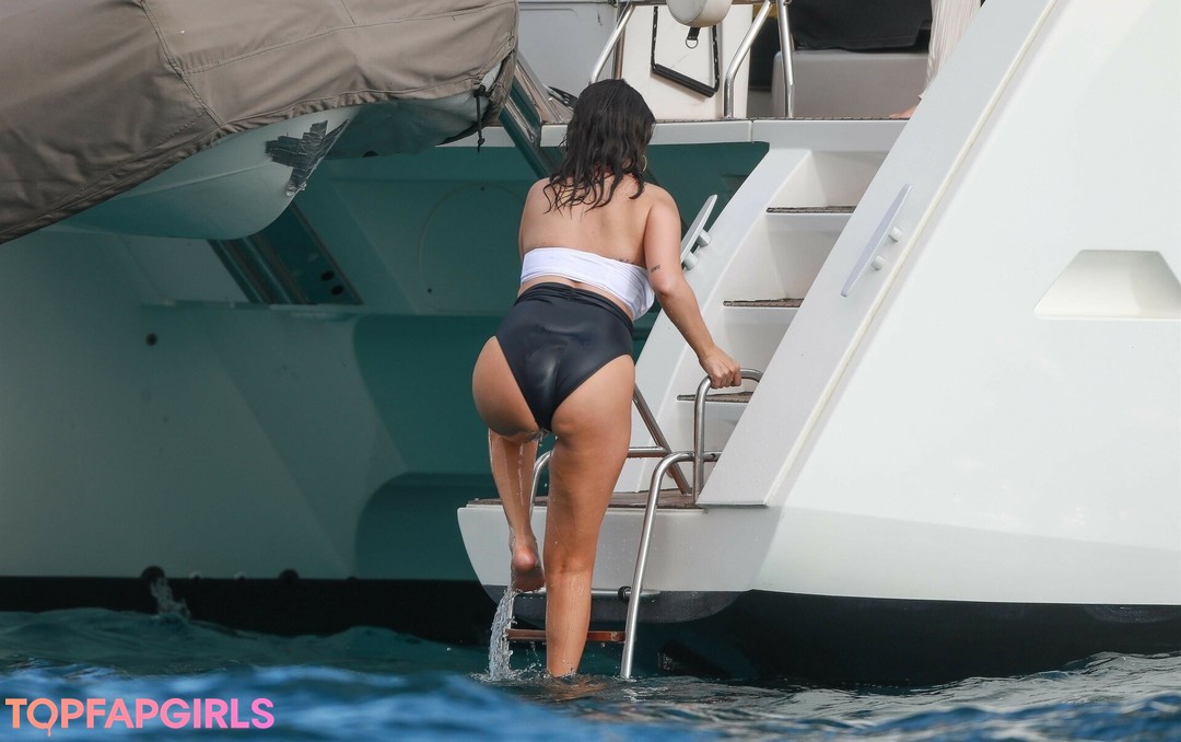 Nacktes geleaktes OnlyFans-Foto von Selena Gomez #1662