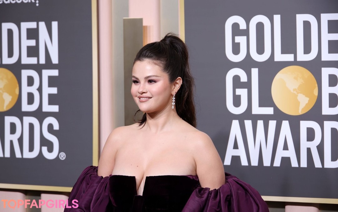 Nacktes geleaktes OnlyFans-Foto von Selena Gomez #1707