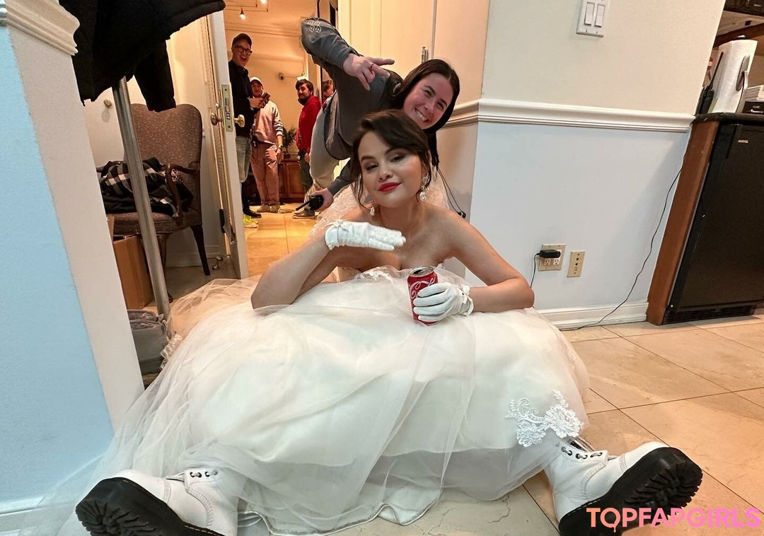 Nacktes geleaktes OnlyFans-Foto von Selena Gomez #1890