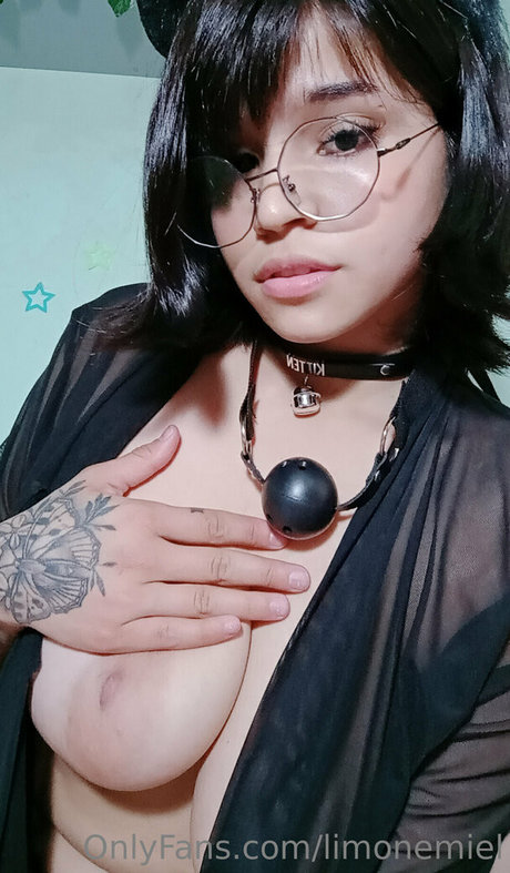 Nacktes geleaktes OnlyFans-Foto von Limonemiel