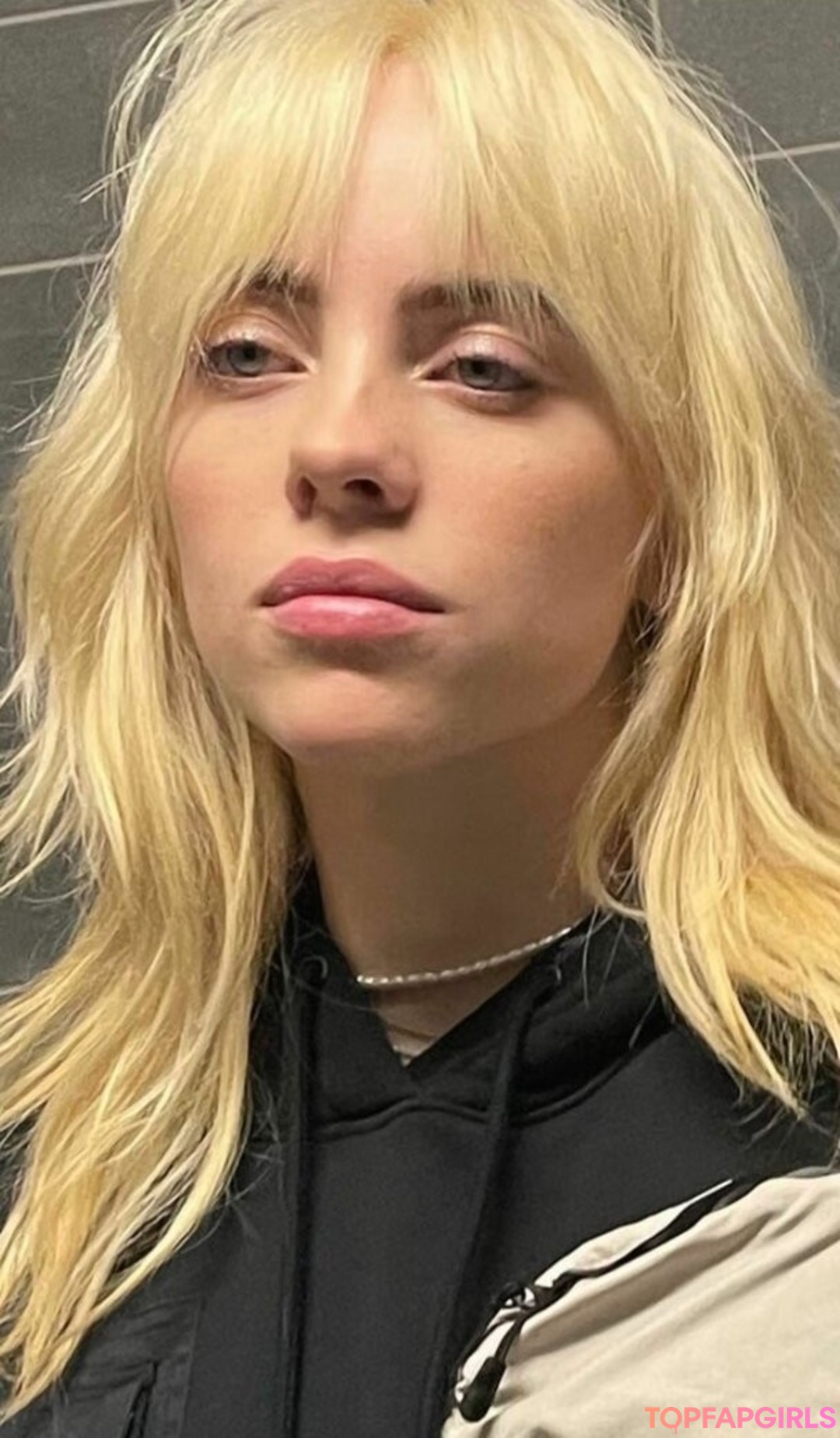 Nacktes geleaktes OnlyFans-Foto von Billie Eilish #1292
