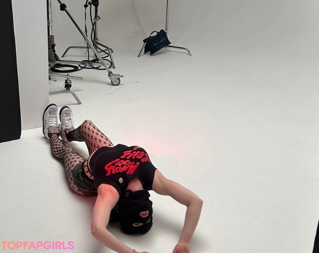 Nacktes geleaktes OnlyFans-Foto von Billie Eilish #1349