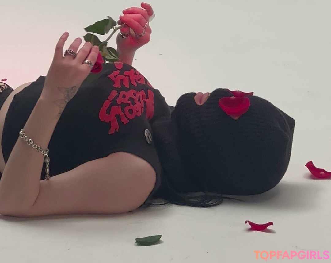 Nacktes geleaktes OnlyFans-Foto von Billie Eilish #1351