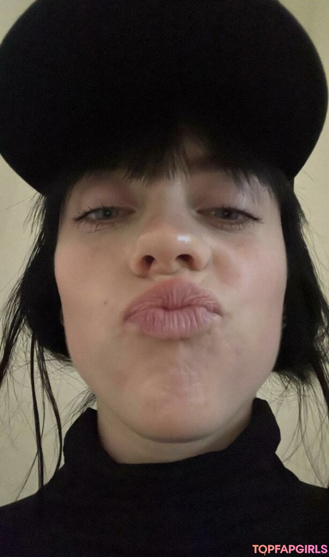 Nacktes geleaktes OnlyFans-Foto von Billie Eilish #1428