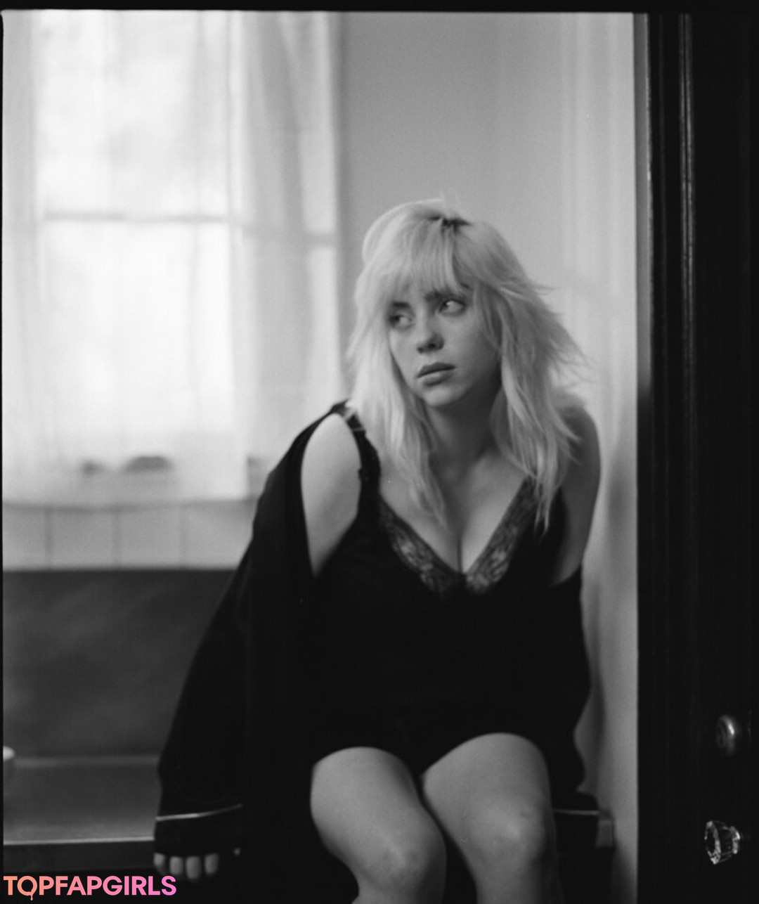 Nacktes geleaktes OnlyFans-Foto von Billie Eilish #1532