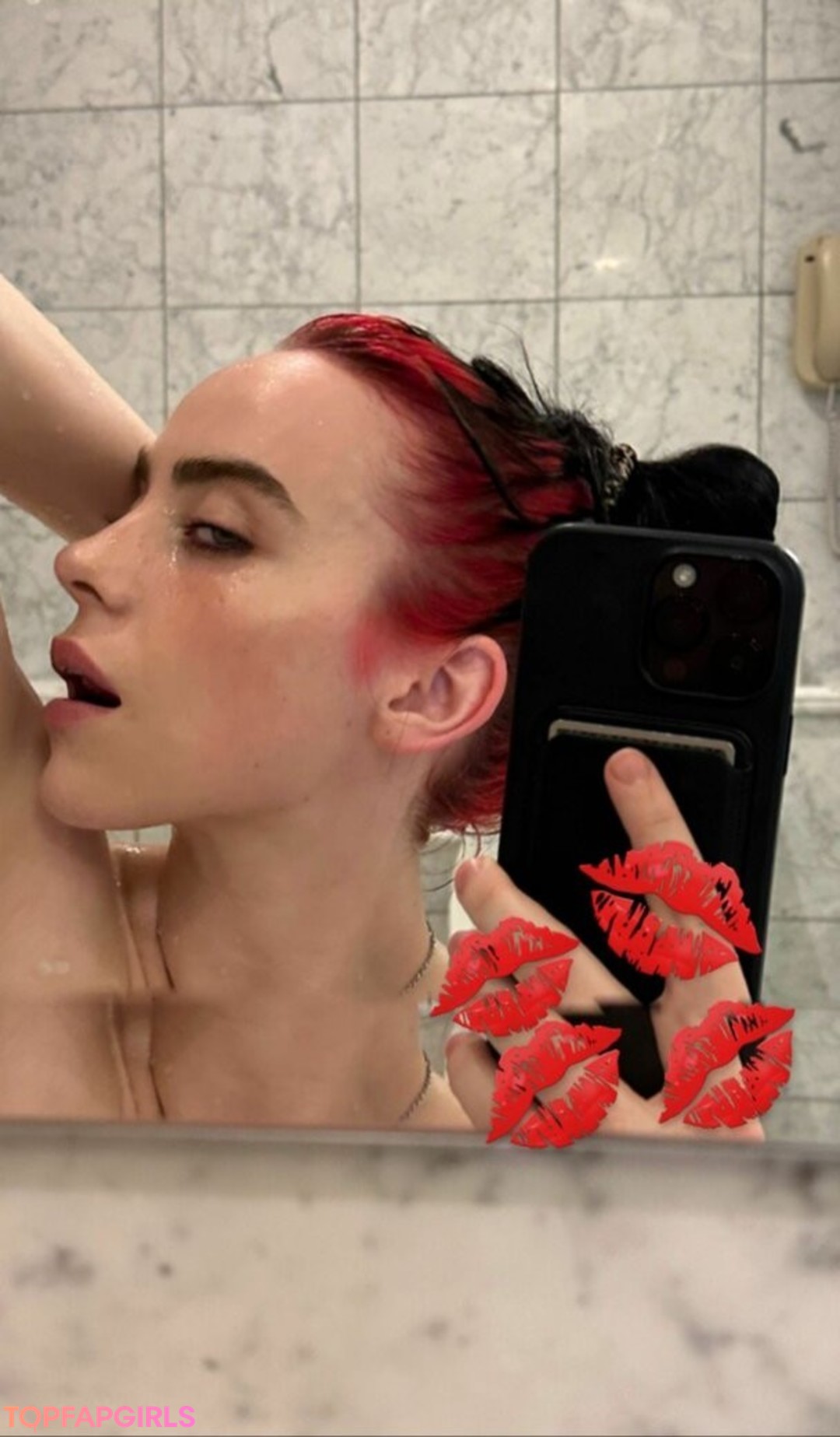 Nacktes geleaktes OnlyFans-Foto von Billie Eilish #1594