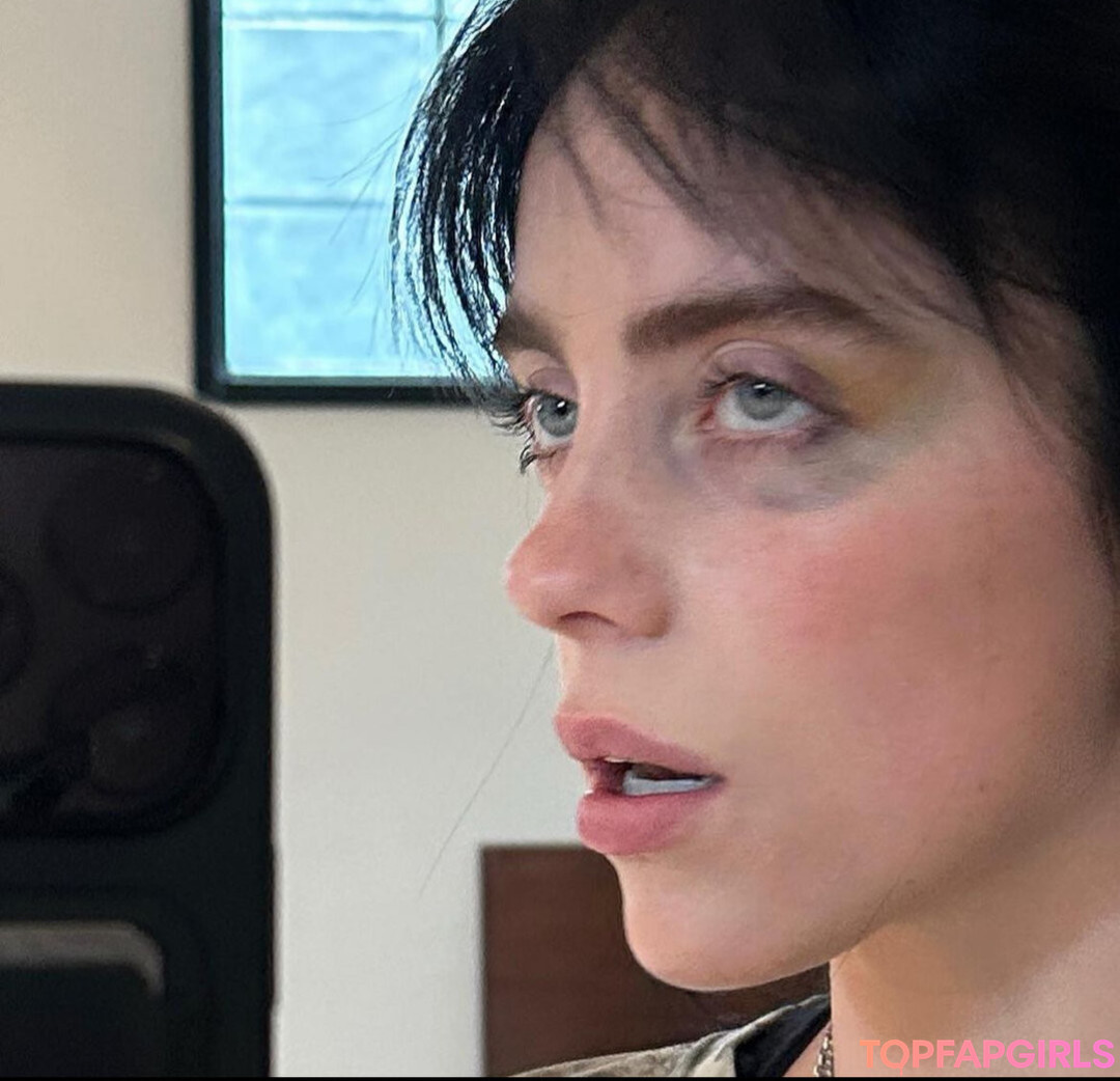 Nacktes geleaktes OnlyFans-Foto von Billie Eilish #1613