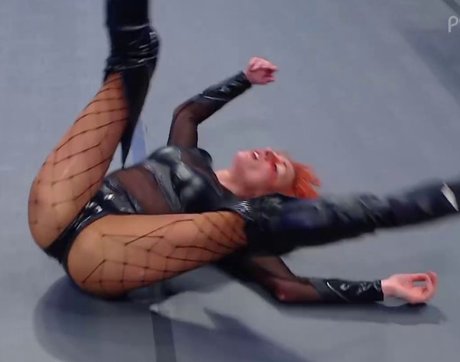 Nacktes geleaktes OnlyFans-Foto von Becky Lynch