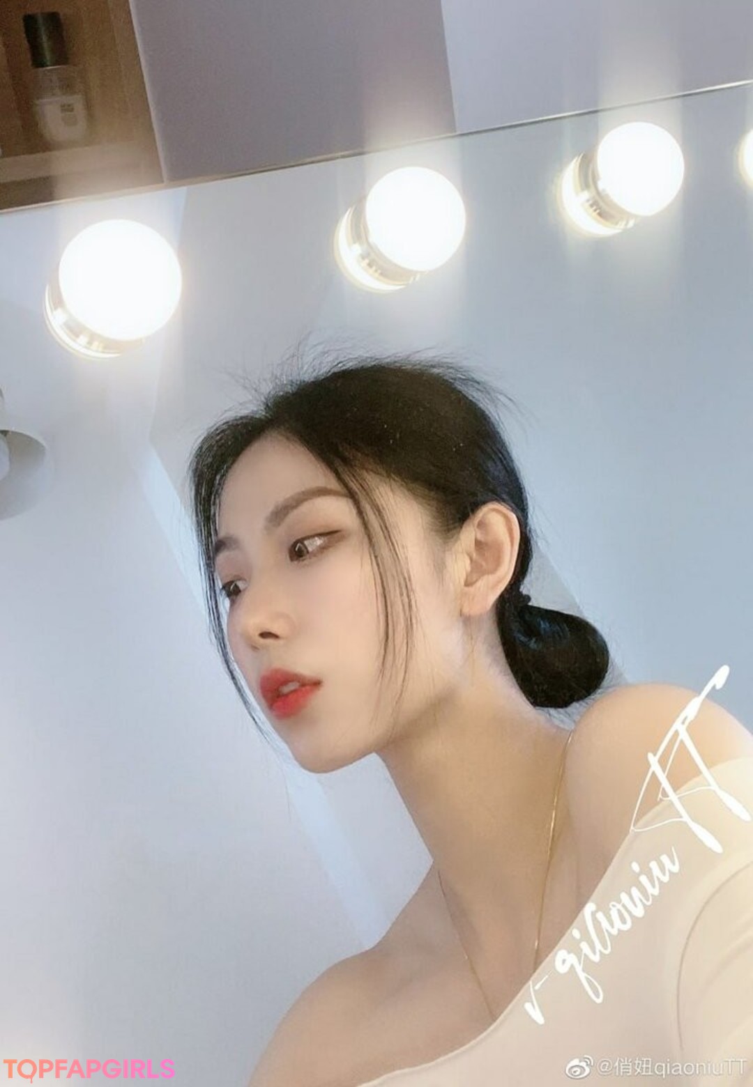 Nacktes geleaktes OnlyFans-Foto von Qiaoniutt #1444
