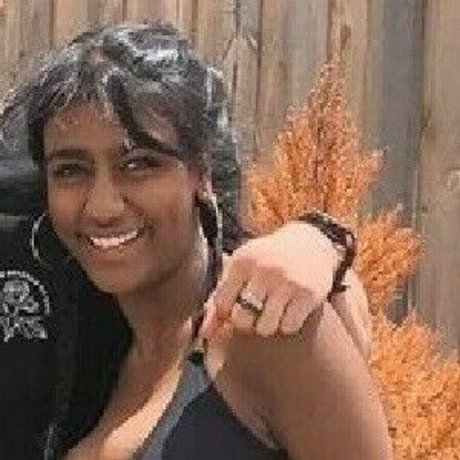 Nacktes geleaktes OnlyFans-Foto von Shreya Naidoo