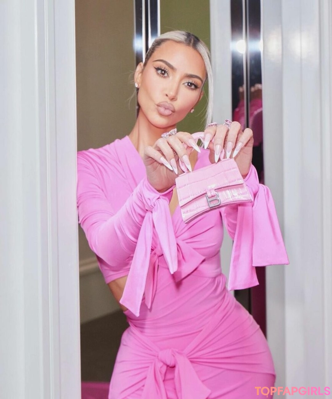 Nacktes geleaktes OnlyFans-Foto von Kim Kardashian #1165