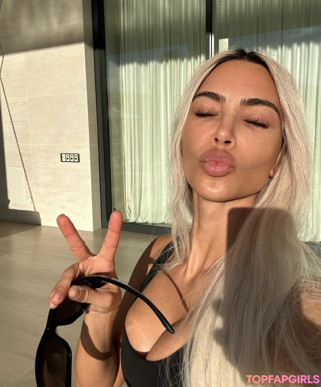 Nacktes geleaktes OnlyFans-Foto von Kim Kardashian #1209
