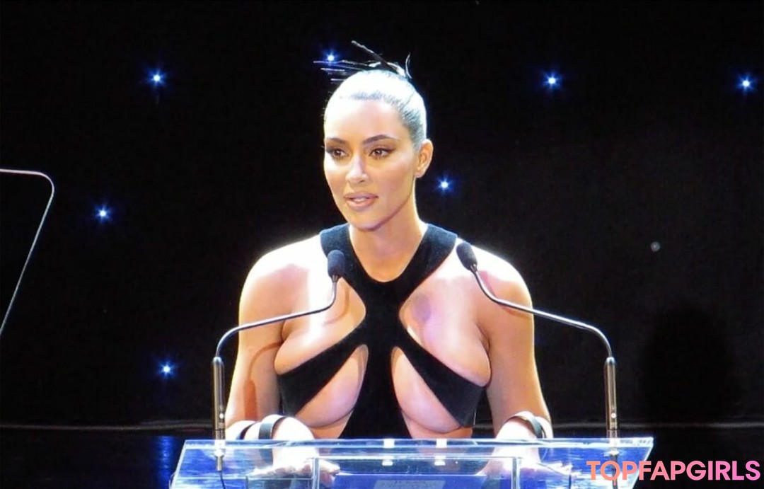 Nacktes geleaktes OnlyFans-Foto von Kim Kardashian #1235