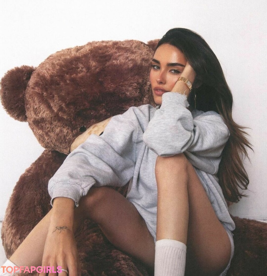 Nacktes geleaktes OnlyFans-Foto von Madison Beer #1085