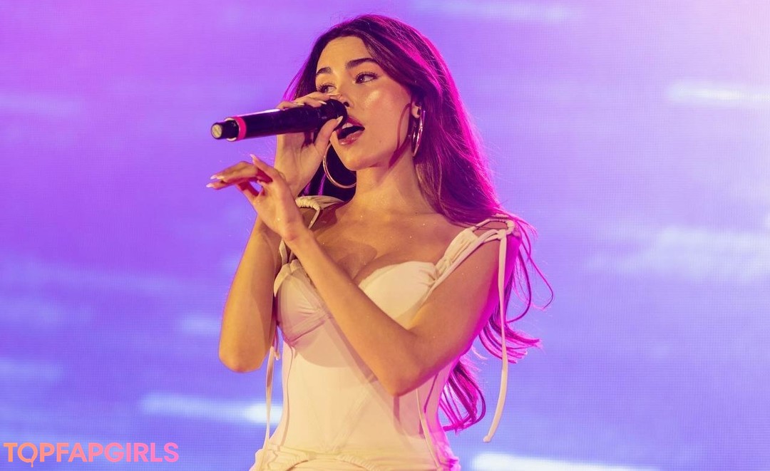 Nacktes geleaktes OnlyFans-Foto von Madison Beer #1127